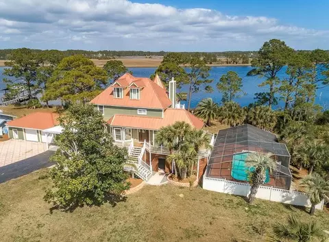 193 River Rd, Carrabelle, FL 32322 photo 1