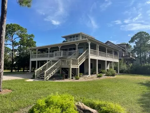 801 W Bay Shore Dr, Saint George Island, FL 32328