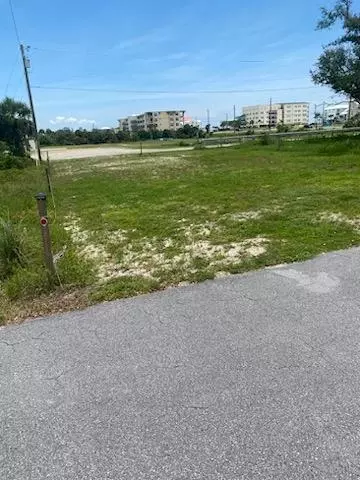 106 26th St, Mexico Beach, FL 32456