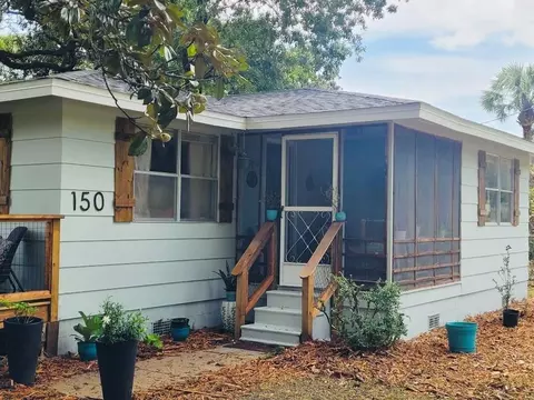 150 Spring Dr, Lanark Village, FL 32322