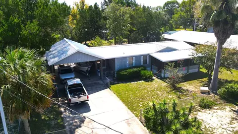 128 Arizona St, Carrabelle, FL 32322