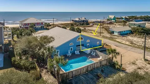 581 W Gorrie Dr #B3, Saint George Island, FL 32328