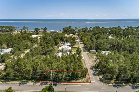167 Idaho St, Lanark Village, FL 32323