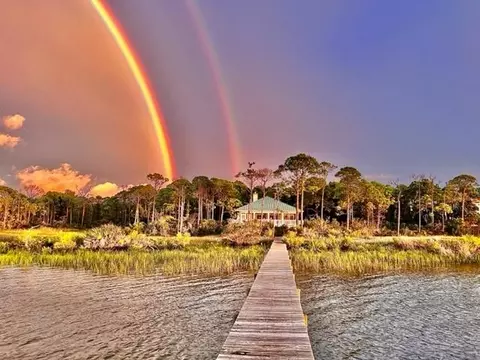 1305 Leisure Ln, Saint George Island, FL 32328