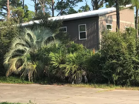 111 Florida Ave, Port St. Joe, FL 32456