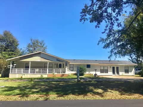 5267 Cedar St, Campbellton, FL 32426