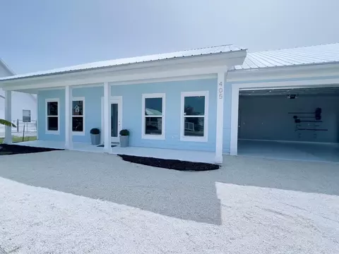 405 La Siesta Dr, Mexico Beach, FL 32456
