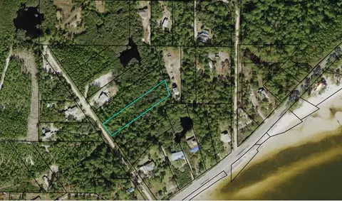 123 Heron Dr, Carrabelle, FL 32322