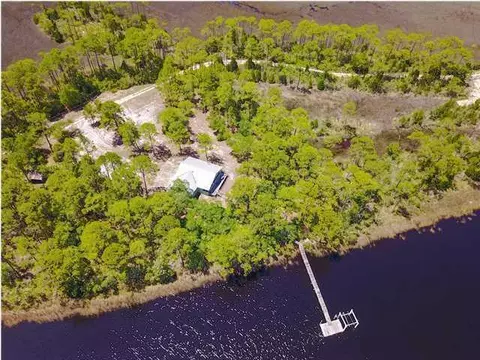 604 River Rd, Carrabelle, FL 32322 photo 1