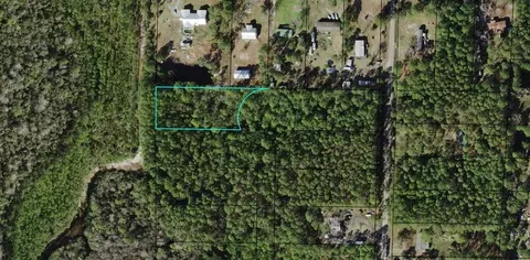 125 Delaine Cir, Eastpoint, FL 32328