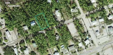 541 E Pine Ave, Saint George Island, FL 32328 photo 2