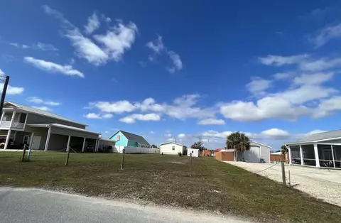 203 6th St, Mexico Beach, FL 32456
