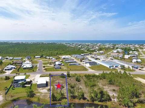 518 15th St, Mexico Beach, FL 32456