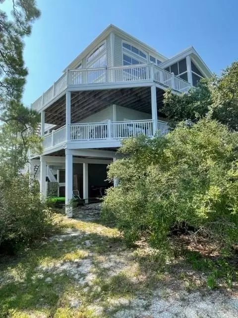 1543 E Gulf Beach Dr, Saint George Island, FL 32328