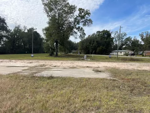 581 Cr 381, Wewahitchka, FL 32465