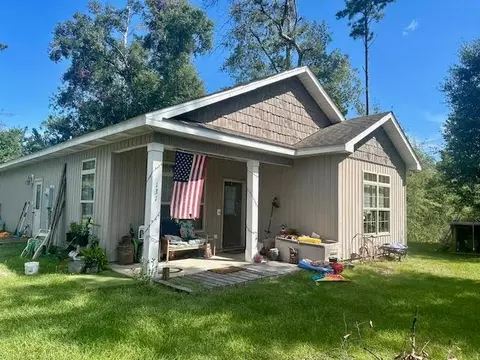 131 W Leary Dr, Wewahitchka, FL 32465