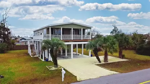 206 5th St, Mexico Beach, FL 32456