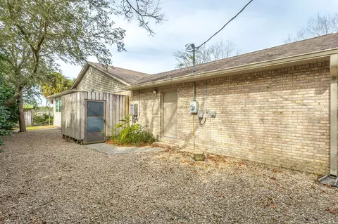 Exterior - 556 River Rd, Carrabelle, FL 32322 photo 14 of 23