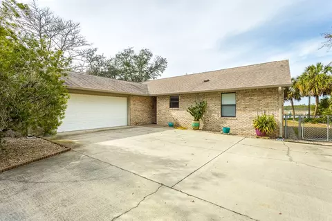 Exterior - 556 River Rd, Carrabelle, FL 32322 photo 5 of 23