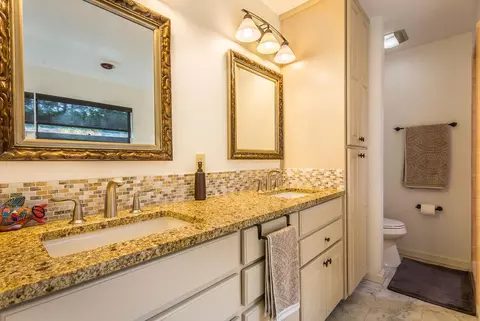 Bath - 556 River Rd, Carrabelle, FL 32322 photo 4 of 5