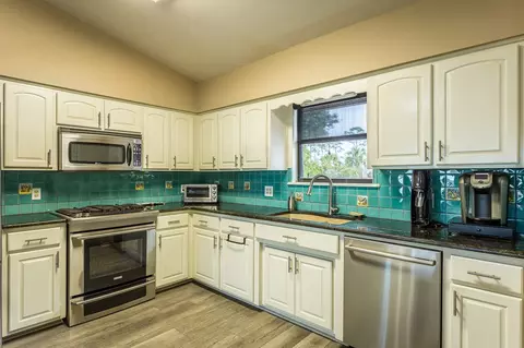 Kitchen - 556 River Rd, Carrabelle, FL 32322 photo 4 of 4