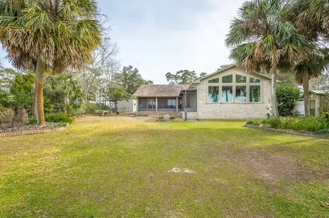 Exterior - 556 River Rd, Carrabelle, FL 32322 photo 12 of 23