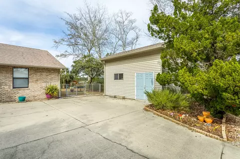Exterior - 556 River Rd, Carrabelle, FL 32322 photo 4 of 23