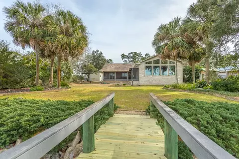 Exterior - 556 River Rd, Carrabelle, FL 32322 photo 11 of 23