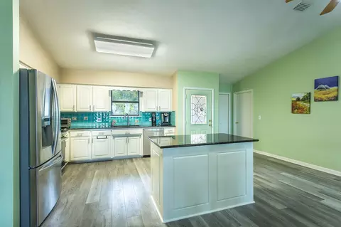 Kitchen - 556 River Rd, Carrabelle, FL 32322 photo 3 of 4