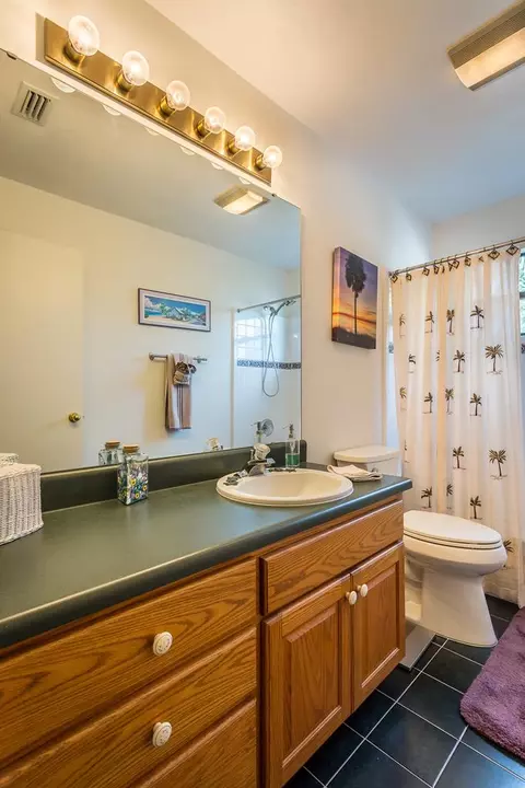 Bath - 556 River Rd, Carrabelle, FL 32322 photo 2 of 5