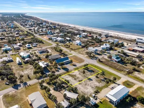 211 Pineda St, Port St. Joe, FL 32456