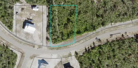 267 Ridgecrest Pkwy, Eastpoint, FL 32328