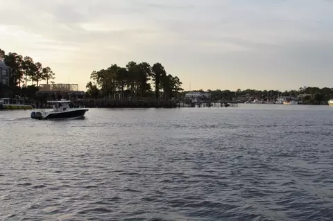 838 Mariners Ct, Carrabelle, FL 32322 photo 6