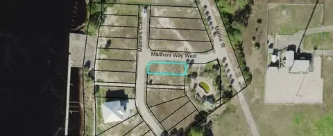 838 Mariners Ct, Carrabelle, FL 32322 photo 2