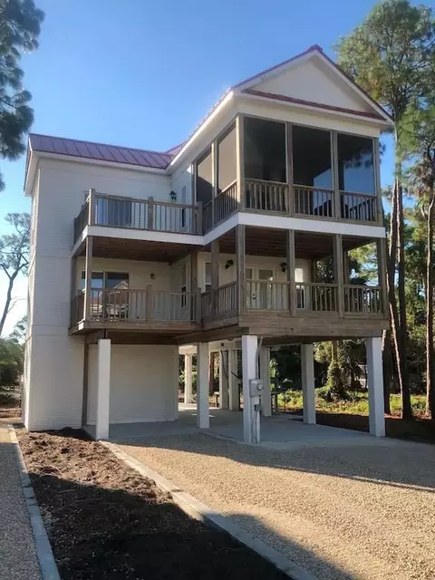 2239 Bayside Dr, Saint George Island, FL 32328