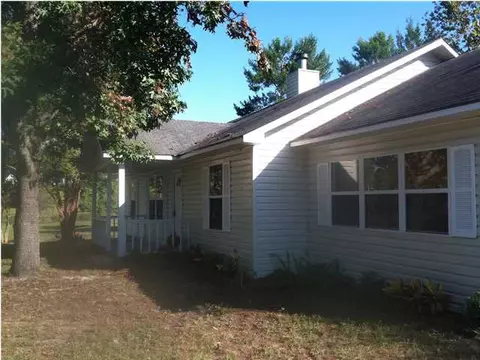 Exterior - 192 River Rd, Carrabelle, FL 32322 photo 2 of 15