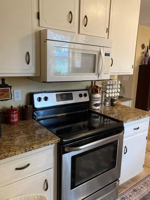 Kitchen - 192 River Rd, Carrabelle, FL 32322 photo 4 of 5