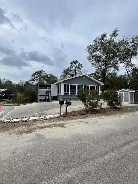 7591 Perch St, Wewahitchka, FL 32465