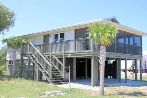 136 Santa Anna St, Port St. Joe, FL 32456