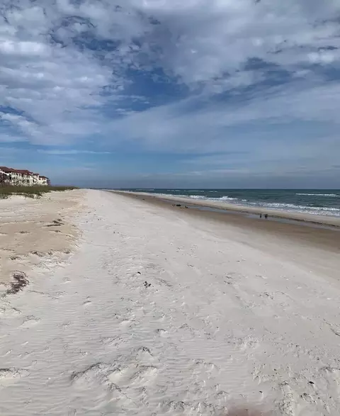 1838 Sunset Dr, Saint George Island, FL 32328