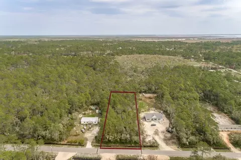1613 Peachtree Rd, Apalachicola, FL 32320
