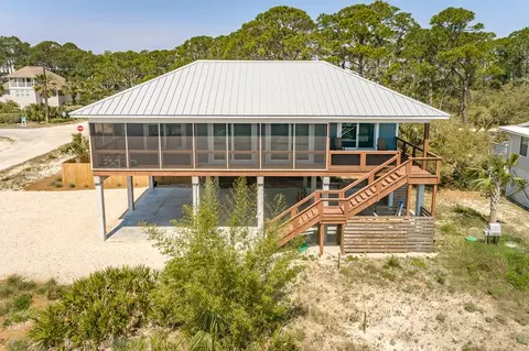 600 E Pine Ave, Saint George Island, FL 32328