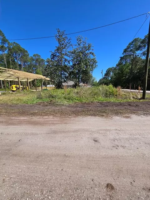 2468 Florida Ave, Lanark Village, FL 32323