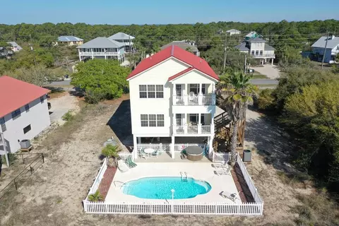 1116 W Gulf Beach Dr, Saint George Island, FL 32328
