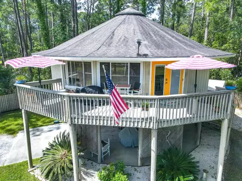 40 Sandpiper Dr, Panacea, FL 32346