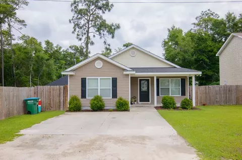 121 Melody Ln, Crawfordville, FL 32327