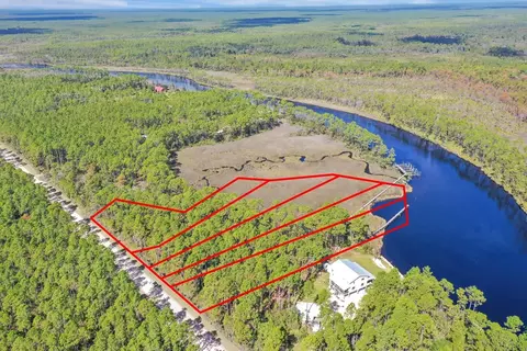 915 Mill Rd, Carrabelle, FL 32322 photo 2