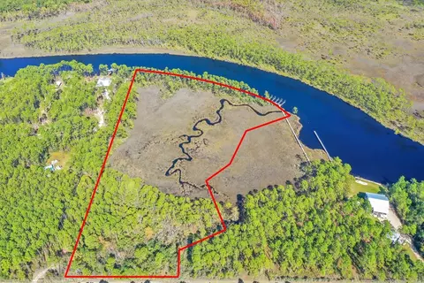 915 Mill Rd, Carrabelle, FL 32322 photo 11