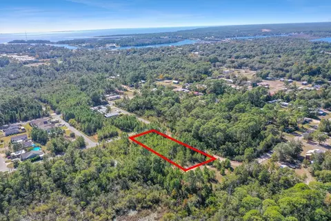 1002 NE 5th St, Carrabelle, FL 32322 photo 3