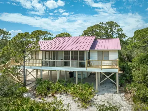1704 Lilac Ln, Saint George Island, FL 32328